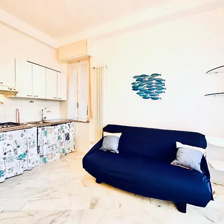 Hostdomus - Cozy Corner Near The Sea شقة *