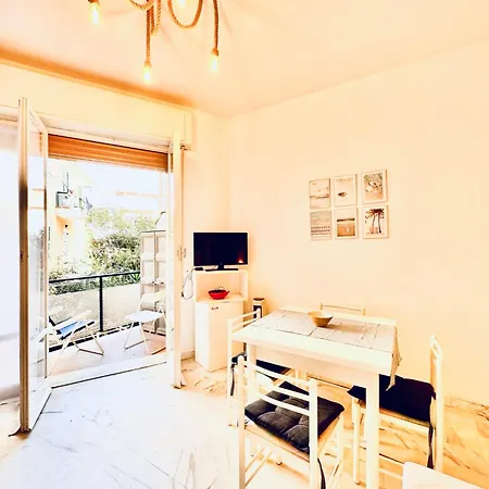 Hostdomus - Cozy Corner Near The Sea فينالي ليغوري