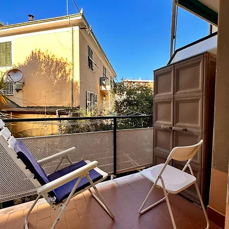 Hostdomus - Cozy Corner Near The Sea شقة