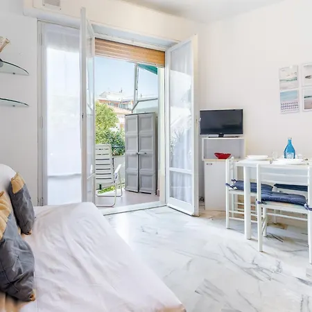 Apartman Hostdomus - Cozy Corner Near The Sea