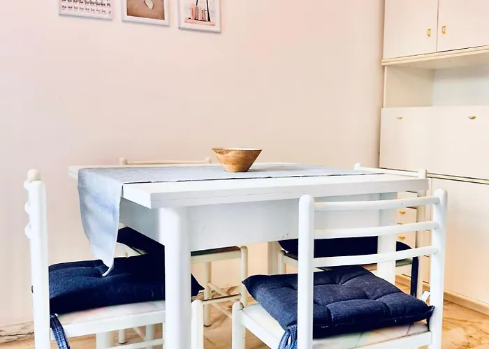 Hostdomus - Cozy Corner Near The Sea Appartement